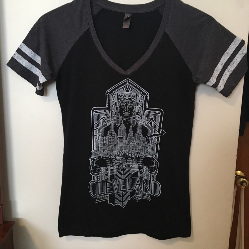 Graphic tee